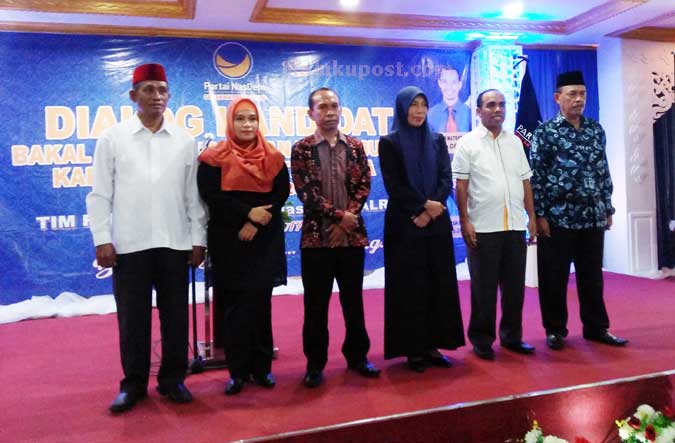DPD NasDem Malra Gelar Dialog Kandidat Balon Bupati Dan Wakil Bupati Langgur, Malukupost.com - Dewan Pimpinan Daerah (DPD) Partai Nasional Demokrat (NasDem) Kabupaten Maluku Tenggara (Malra), melalui Tim Penjaringan, Penyaringan Bakal Calon Bupati Kabupaten Maluku Tenggara Periode 2018-2023, melaksanakan kegiatan Dialog Kandidat Bakal Calon (Balon) Bupati dan Wakil Bupati Maluku Tenggara di Langgur, Rabu (9/8).