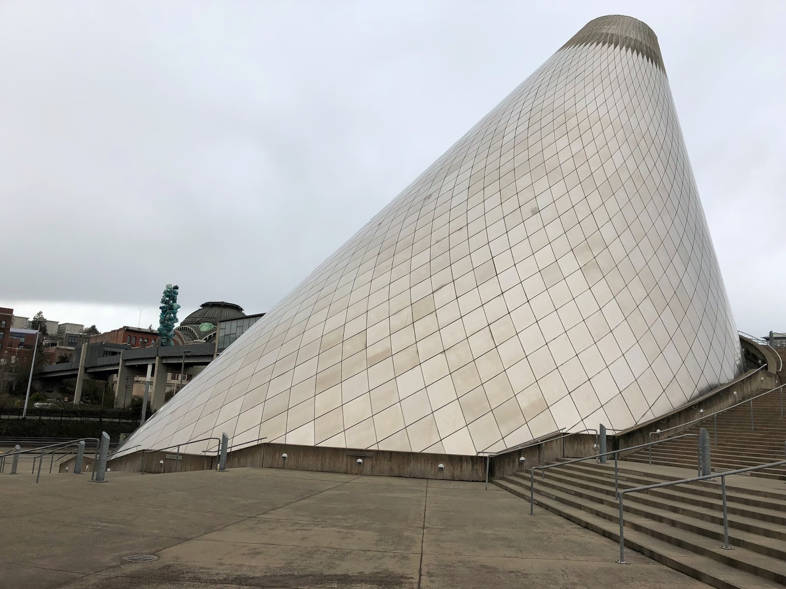 Nomadic Newfies Museum of Glass,