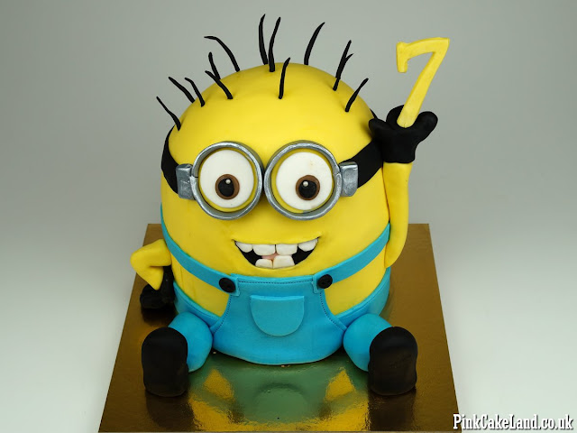 Despicable Me Birthday Cakes in London Minion cakes in London