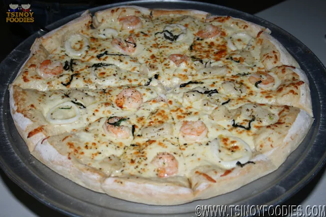 uno seafood pizza