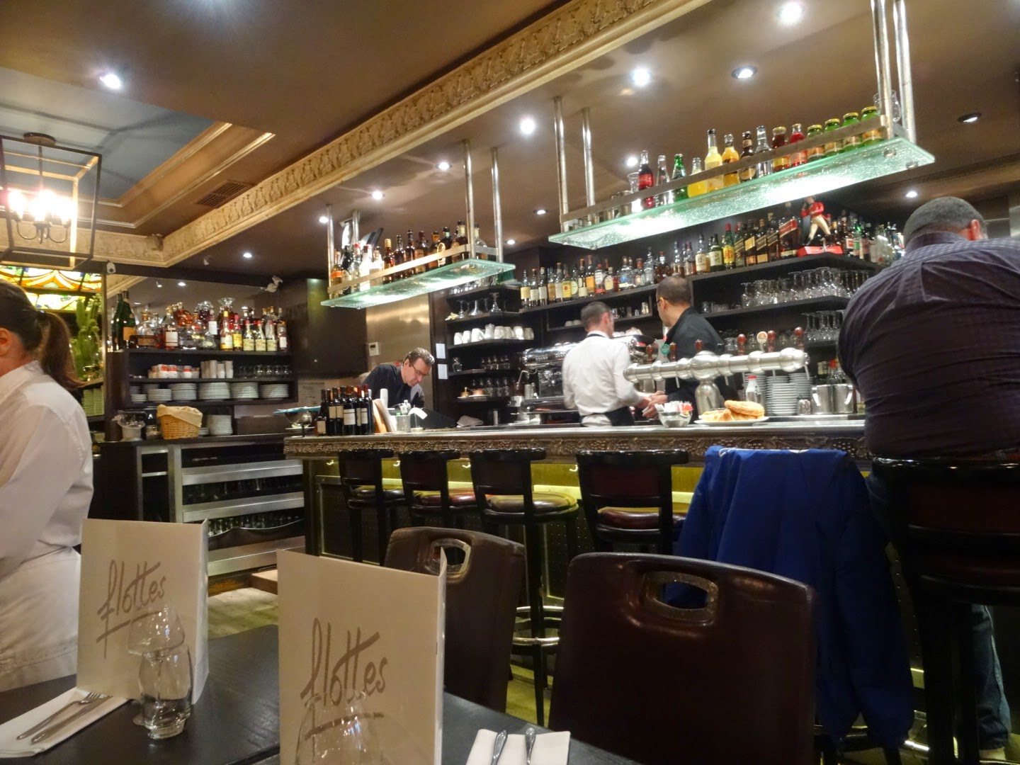 Délices à Paris Flottes. (1 er) La brasserie toute en justesse.