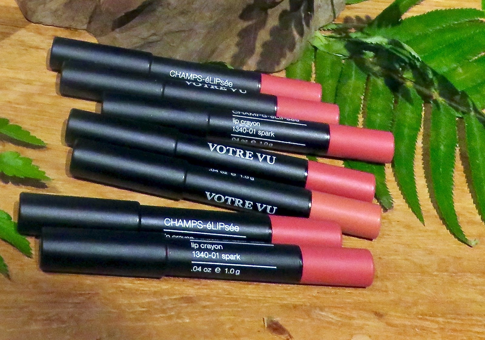 LYRA MAG. Beauty + Accessory SolutionsThat Travel