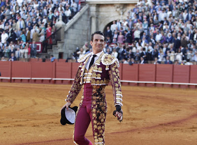 ENTRADA TORO FERIA ABRIL entrada toro feria abril: