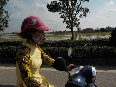 バイクでタムコックまで