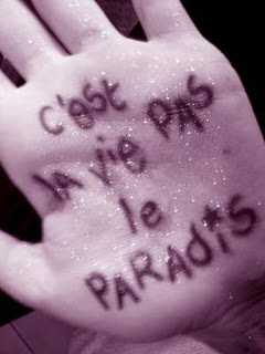 لا تدع اليأس يستولي عليك ،  انظر الى حيث تشرق الشمس كل فجر جديد ، لتتعلم الدرس الذي أراد الله للناس أن يتعلموه .. ان الغروب لا  يحول دون شروق مرة أخرى في كل ليل صبح وشروق جديد ،لذالك لاتيأس ،فليكن أملك في الله كبير