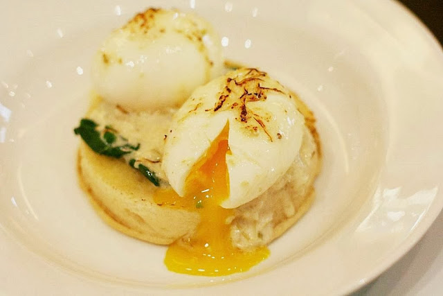 eggs florentine Italianni's Restaurant's Breakfast Dishes