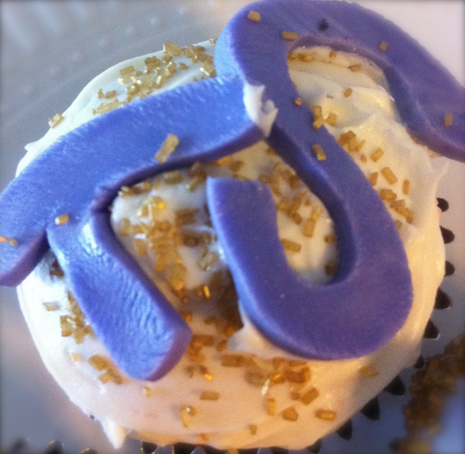 cake batter love. Taylor Swift decorated cupcakes!!