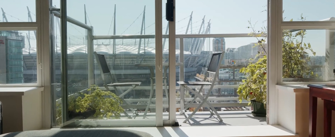 Tour 821 Cambie St #1005, Vancouver vs. 13 Interior Design Photos
