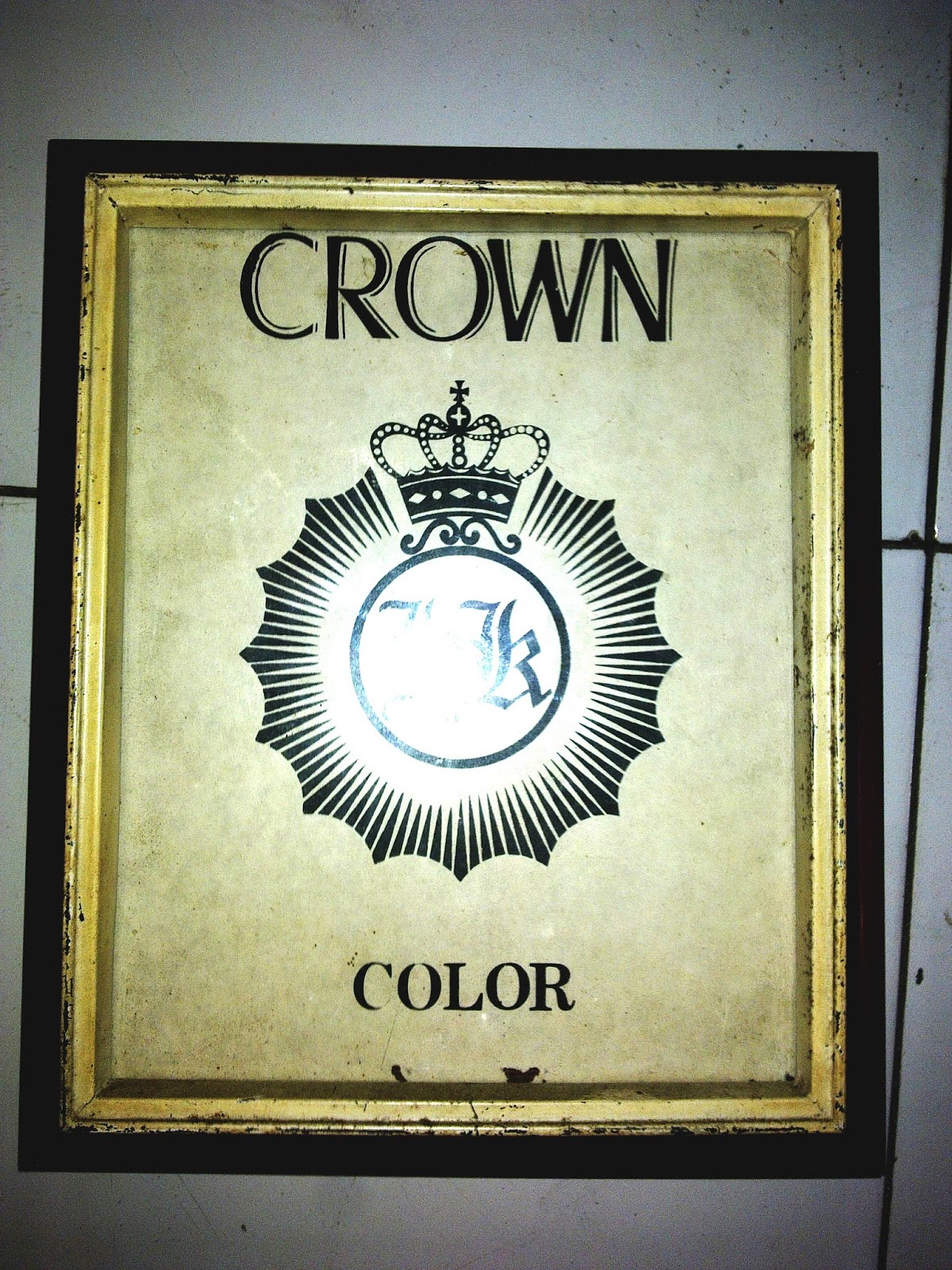 rust-hour-antiques-n-secondlife-bingkai-logo-crown-color-framed-crown