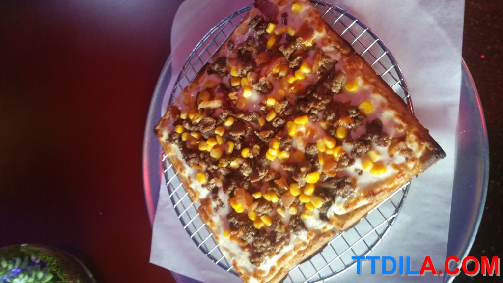 Things To Do In Los Angeles Seoul Waffle Pizza Open Fights Munchies