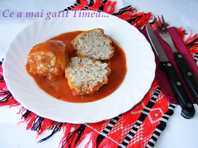 Ardei umpluti in sos dulce aromat