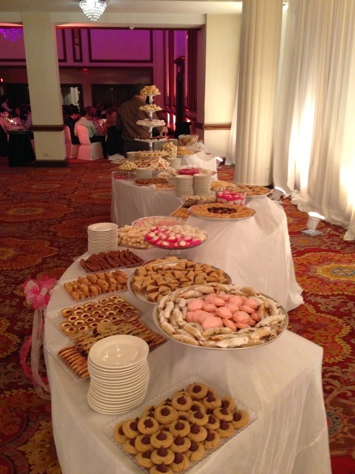 THINGS SHE LOVES: Pittsburgh Wedding Planner- Pittsburgh Cookie Table
