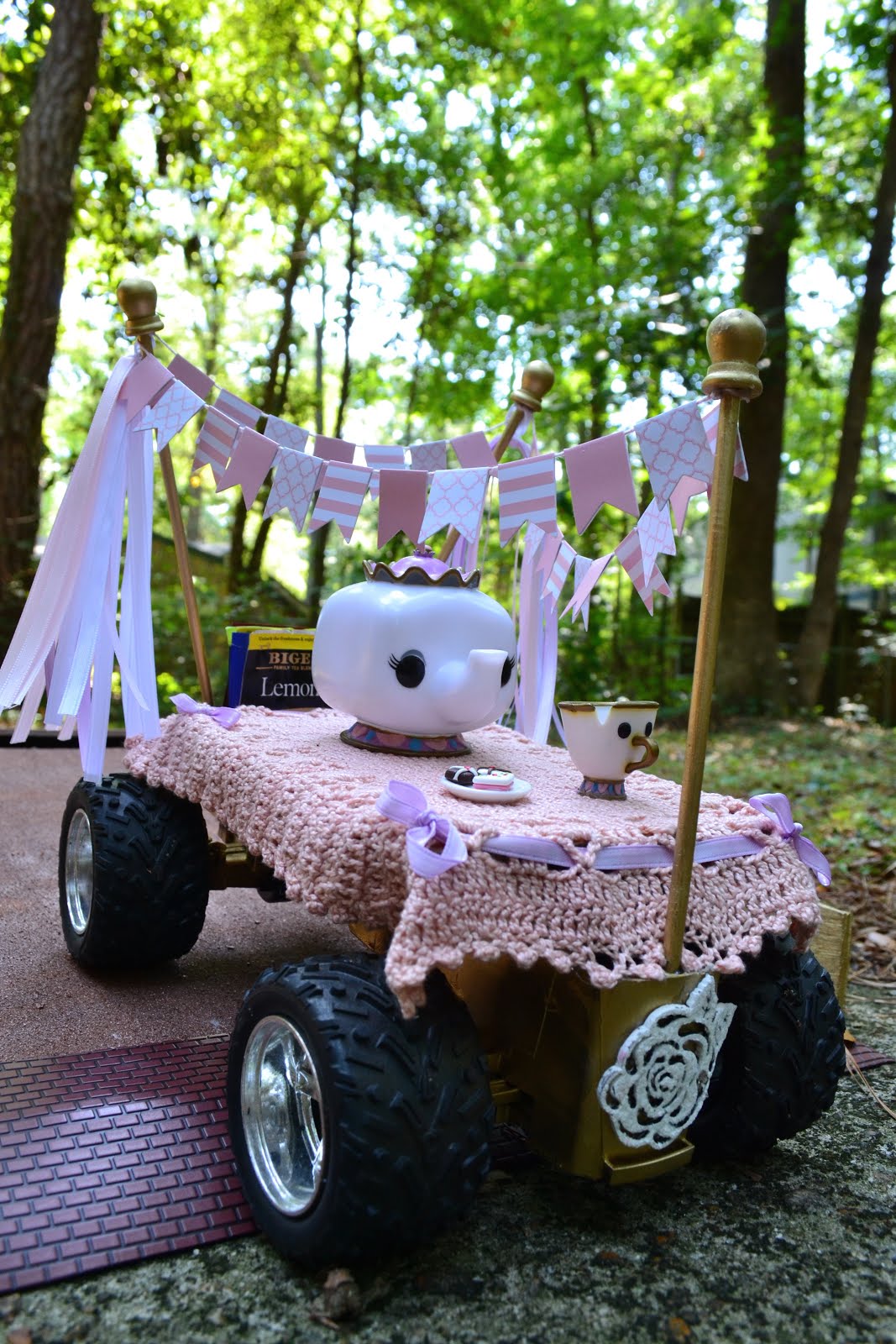 Over the Crescent Moon: Featured Teapot Racer: 