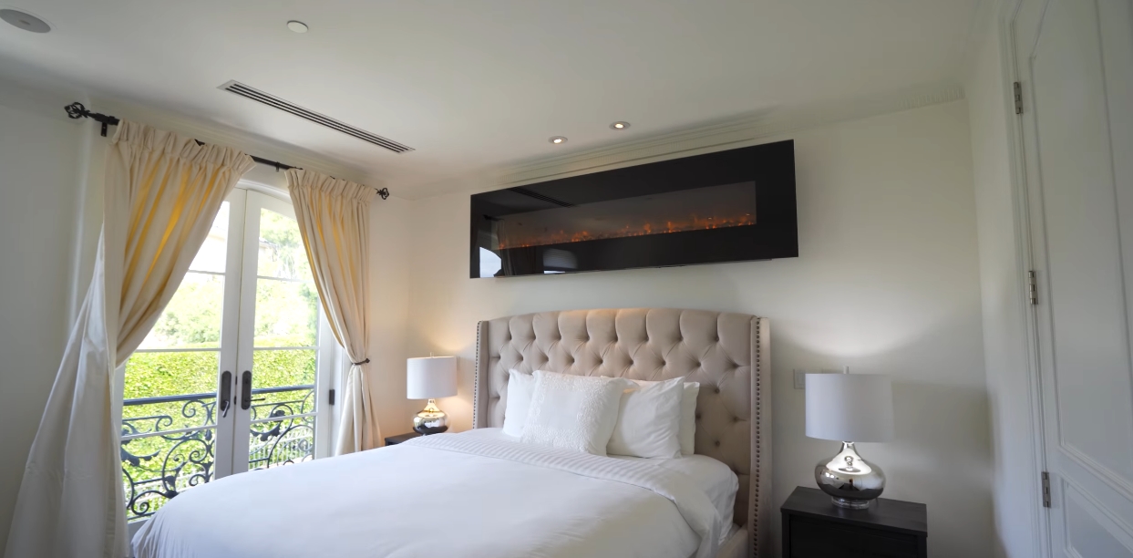 27 Interior Design Photos vs. Tour 1124 Marilyn Dr, Beverly Hills, CA