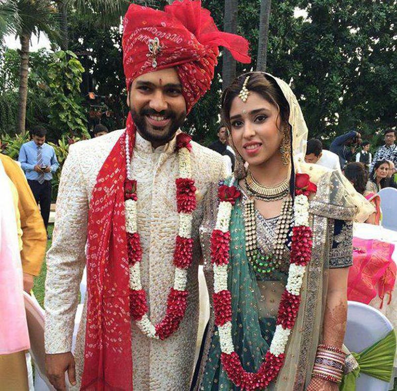 మీ స్నేహితుడు Rohit Sharma with his wife Ritika marriage photos