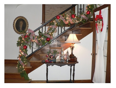 cómo decorar las escaleras con estilo de navidad agradable bonito elegante