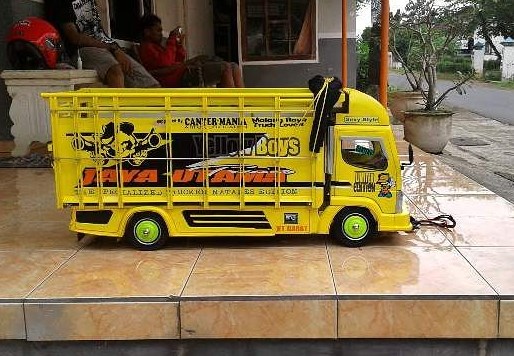 Featured image of post Gambar Sketsa Miniatur Truk Oleng Perbedaan truk 100ps dan 120ps juga terlihat jelas dari bentuk kabinnya