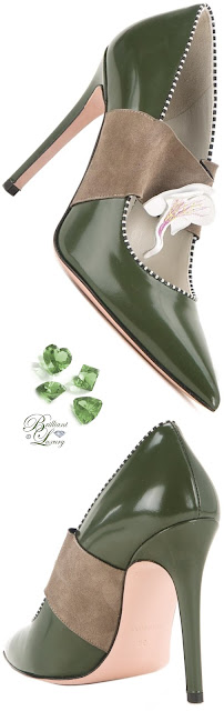 ♦Arnaa green Tamy pumps #pantone #shoes #green #brilliantluxury