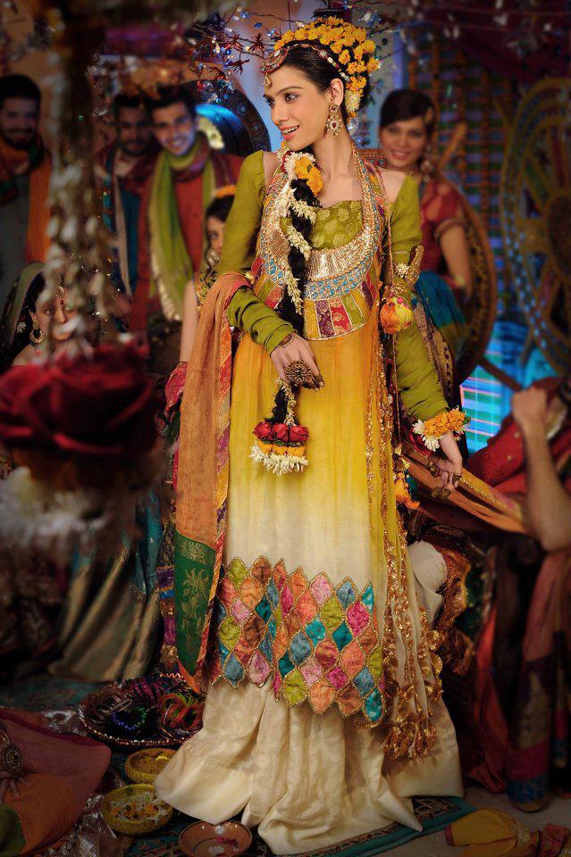 Mehndi Shadi Valima: MEHNDI DRESSES