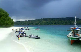 10 Pantai Terindah di Indonesia 10 Pantai Terindah di Indonesia