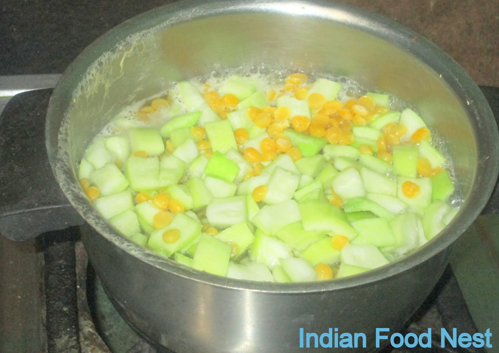 Indian Food Nest Snake Gourd Koottu Recipe / Pudalangai koottu Recipe.