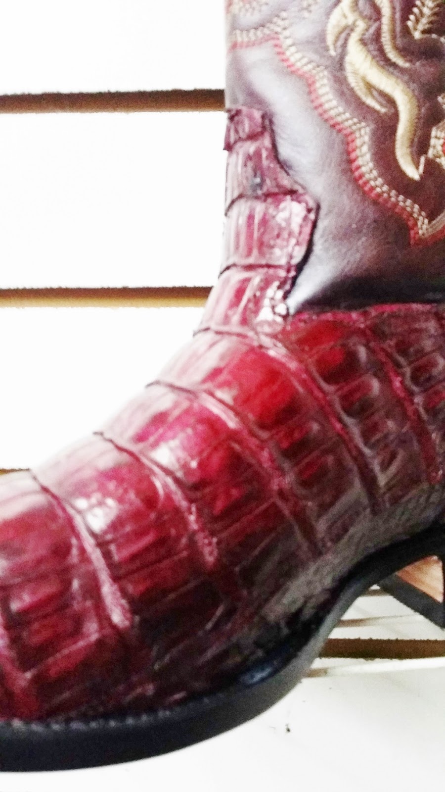 LEONBOOTS BOTA COCODRILO PUNTA OVAL