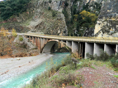 Καρπενήσι, Καστανιά, Μεγάλο χωριό, Μονή Προυσσού