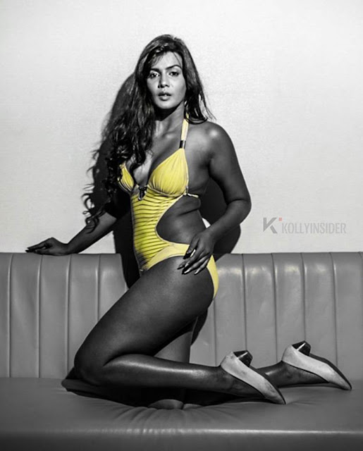 Meera Mitun's latest BACK TO BLACK sexy photos 