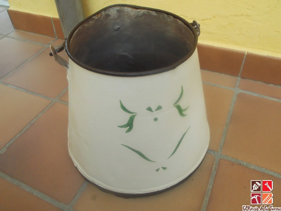 trasera caldero pintado a mano