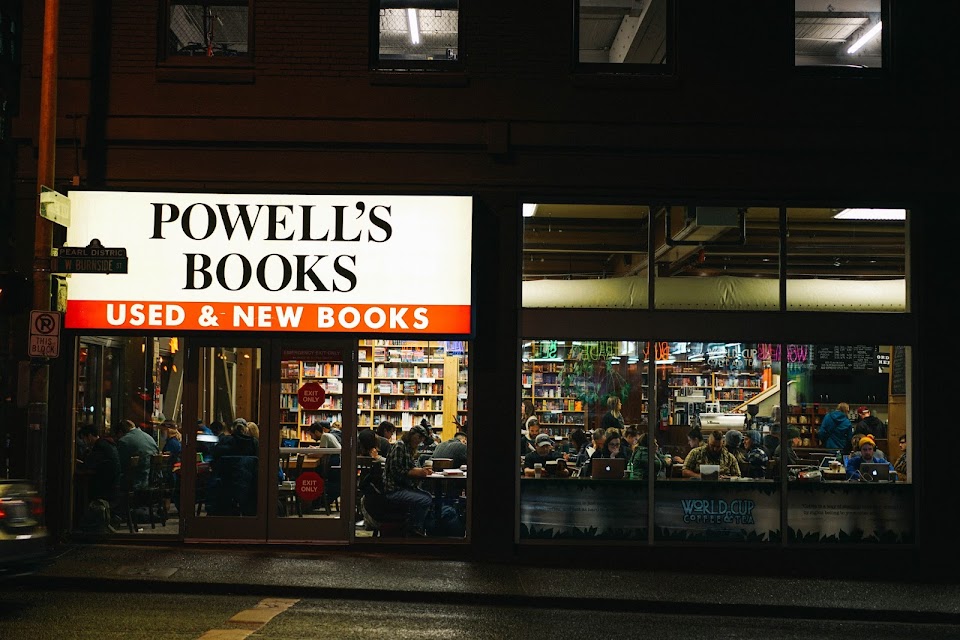 パウエルズ・シティ・オブ・ ブックス（Powell's City of Books）