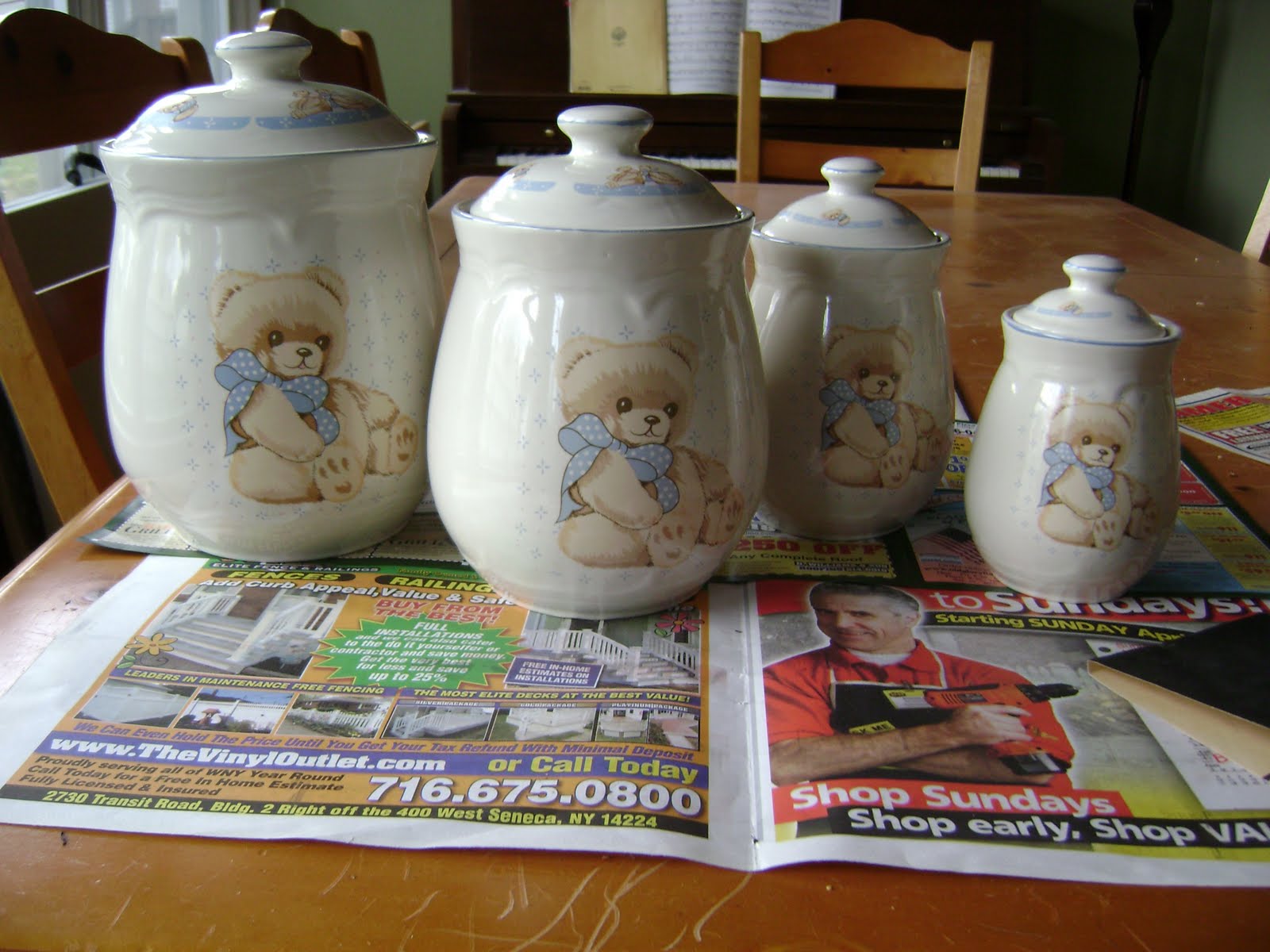 Riparata... Spray Painting Ceramic My New Kitchen Canisters