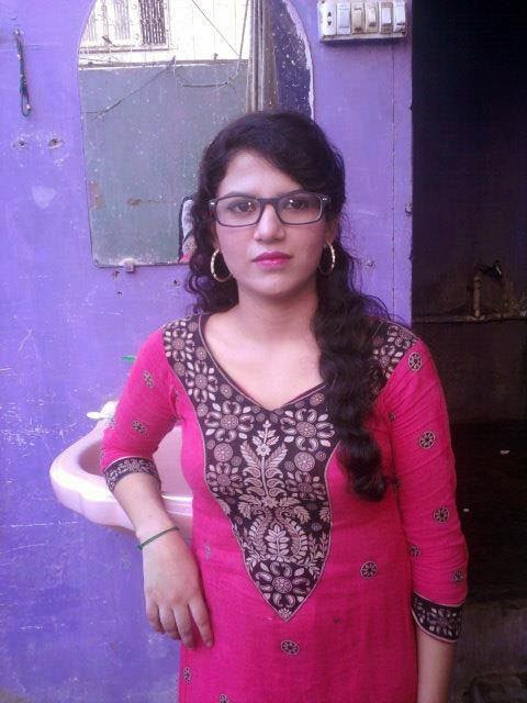 Beautiful Desi Sexy Girls Hot Videos Cute Pretty Photos: Desi Beautiful