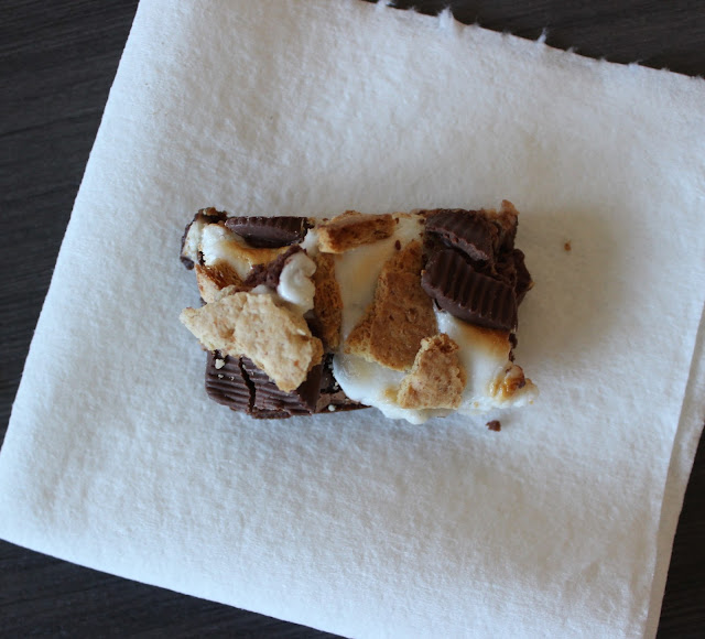 S'more Brownies with Mini Peanut Butter Cups | A Hoppy Medium