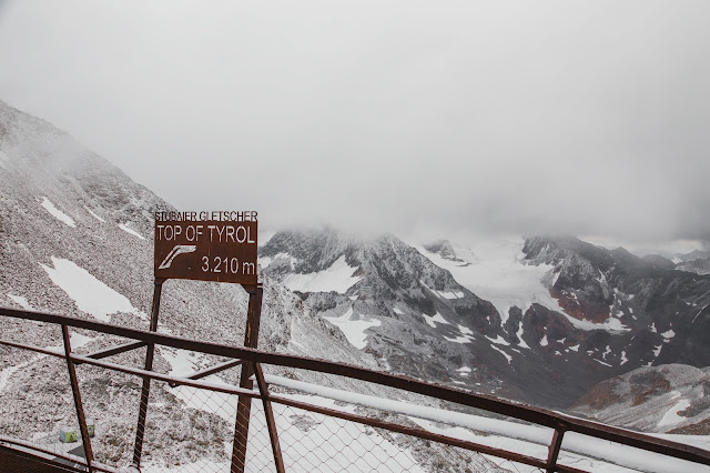 Stubaital - Vom Eisjoch zur Dresdner Hütte Gletscherpfad und Gletscherweg  Wanderung-Stubaital  Wandern-Tirol 02