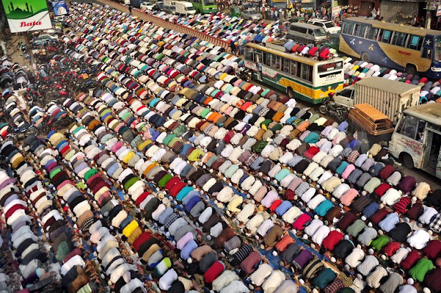 Ini adalah pertemuan umat Islam terbesar kedua di dunia setelah kegiatan haji.