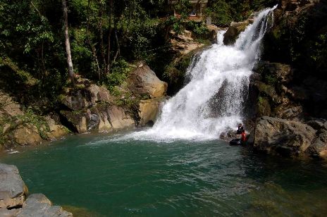 Air Terjun Suhom Lhoong