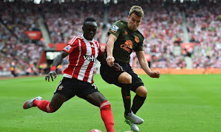 Manchester United make bid for Sadio Mane