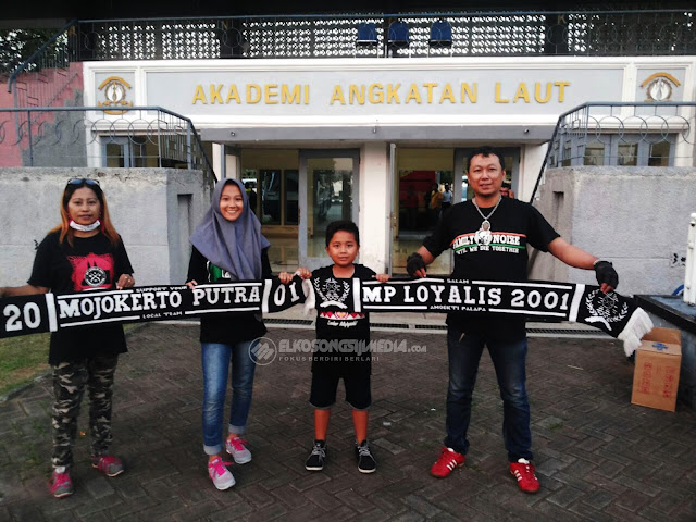 Pojok Pembaca I Family Supporter PSMP Mojokerto Pojok Pembaca I Family Supporter PSMP Mojokerto