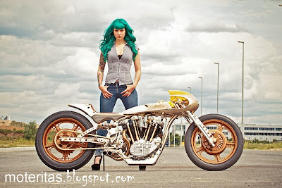 Girl-bike-custom-rider-pics-image-wallpaper