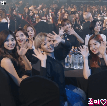 오늘 서가대 트와이스 레드카펫+무대+리액션.gif | 인스티즈