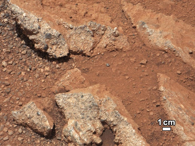 Curiosity - Imagens leito seco de rio em Marte