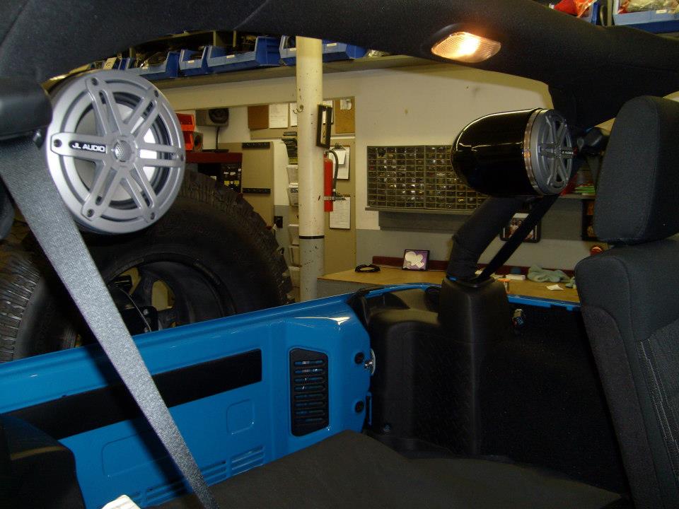 Earmark Car Audio Blog: Who said tower speakers are for boats only?
