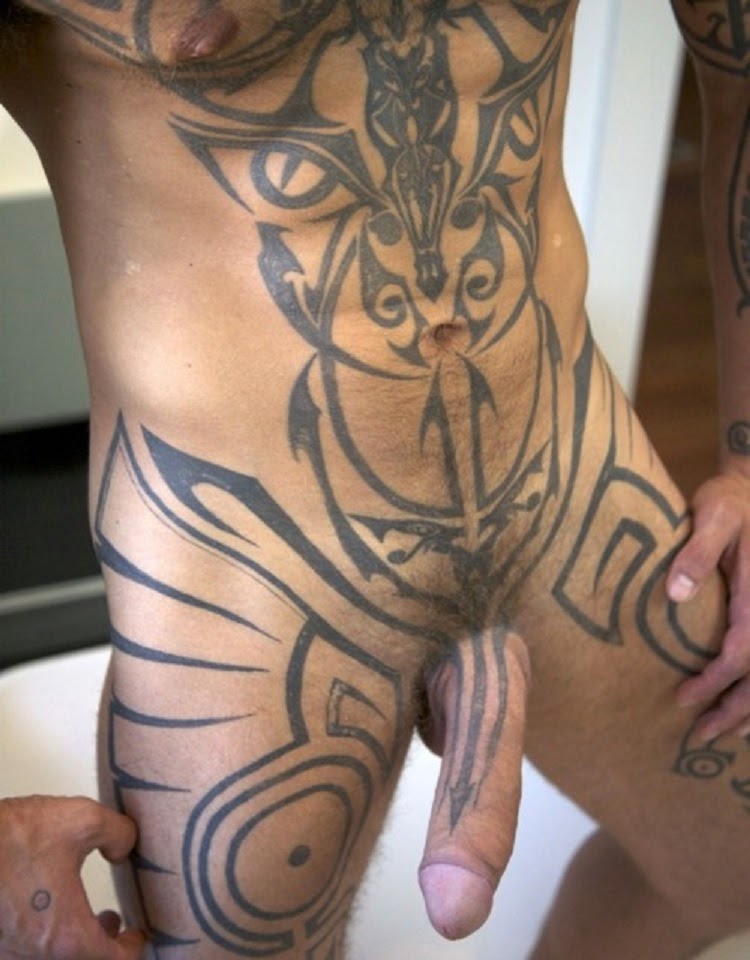 ★ Bulge and Naked Sports man : Tattoo Erection Nude.