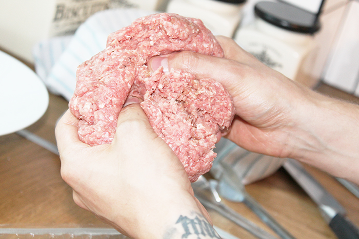 Jamie Olivers 15 minute chilli con carne meatballs