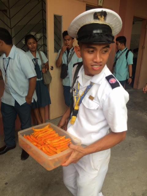 VIRAL NOW! Role Model Student Who Sells Cheese Sticks To Finance His Studies. know His Story VIRAL NOW! Role Model Student Who Sells Cheese Sticks To Finance His Studies. know His Story