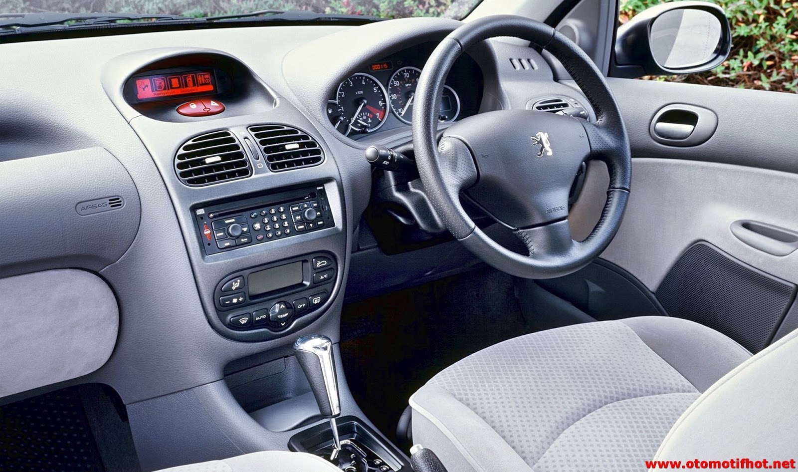 Interior Peugeot 206