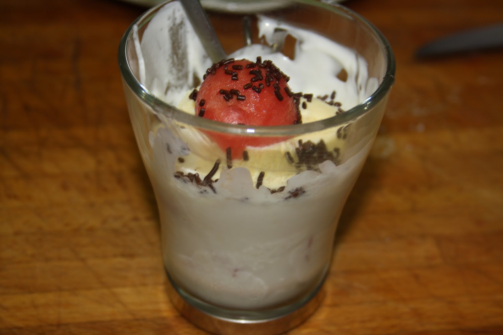 Cocina de Chiripa YOGUR GRIEGO CON HELADO DE VAINILLA Y FRUTAS