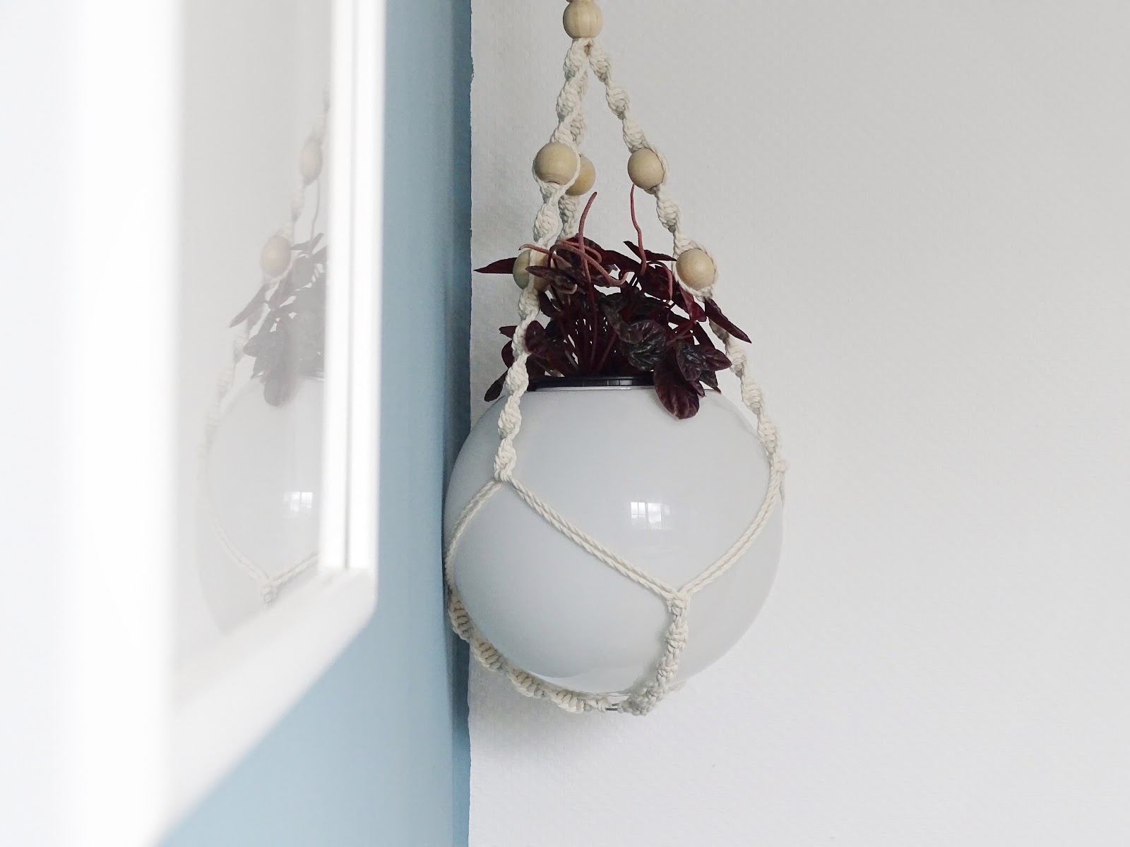 IKEA-Hack - Aus der Leuchte Fado wird eine Blumenampel - 4 wirkungsvolle Wege für ein Raum-Makeover und frischen Wind zu Hause - www.mammilade.blogspot.de IKEA-Hack - Aus der Leuchte Fado wird eine Blumenampel - 4 wirkungsvolle Wege für ein Raum-Makeover und frischen Wind zu Hause - www.mammilade.blogspot.de