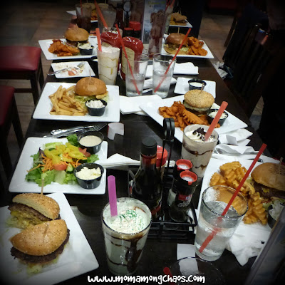 #BloggersDoBurgers, #FamousHamburger, famous, hamburgers, review, restaurant, Dearborn, Michigan, 