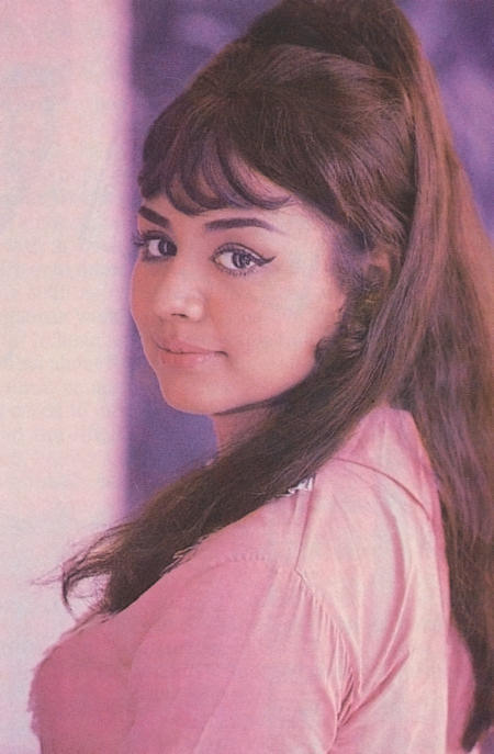 Farida Jalal Wiki, Biography, Dob, Age, Height, Weight, Husband and More